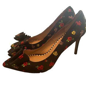Betsey Johnson Sz 11 Pointed Tope BRET Pumps Black Floral Print